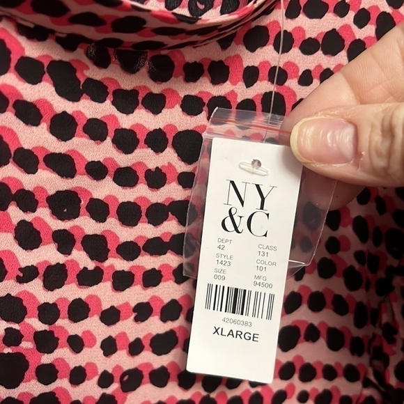 New York & Co- high neck polyester shirt with ruffles - Picture 5 of 8